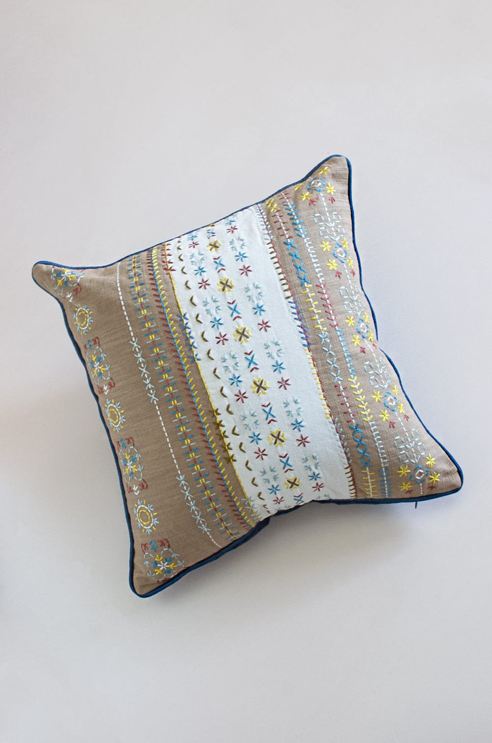 Kussenhoes | Geborduurd katoen | Multi, 18x18 inch