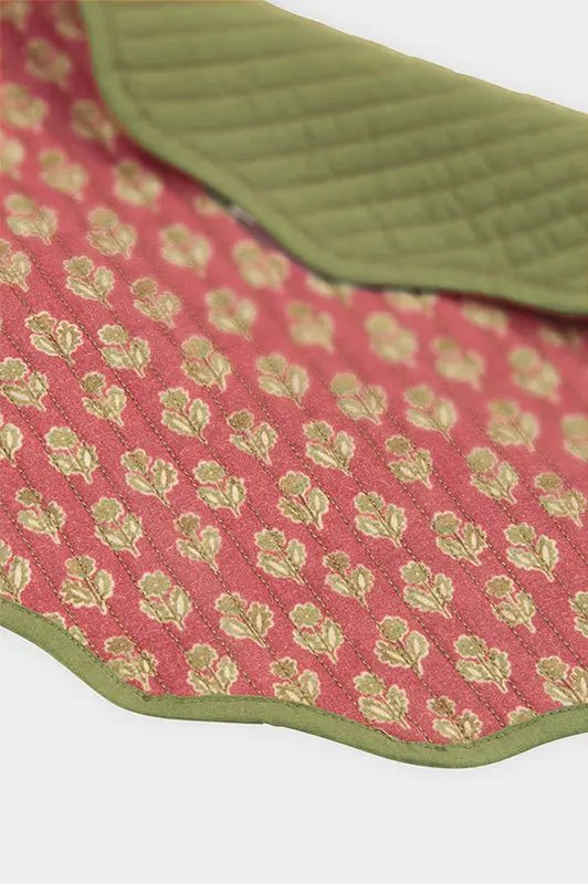 Tafelmat | Viola Scallop Carmine gewatteerde ronde tafelmatten-set van 2 van Sanctuary Living
