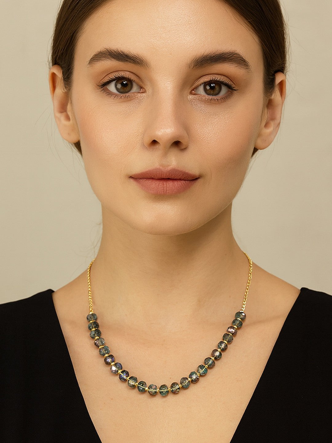 Minimale ketting met kristallen kralen – modeaccessoire – vergulde legering en kristal – ketting van 44 cm