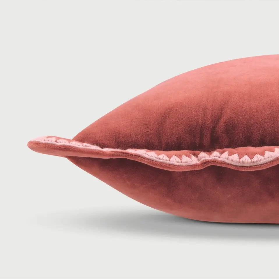 Kussenhoes | Mirage Scallop Rabarber kussenhoes van Sanctuary Living