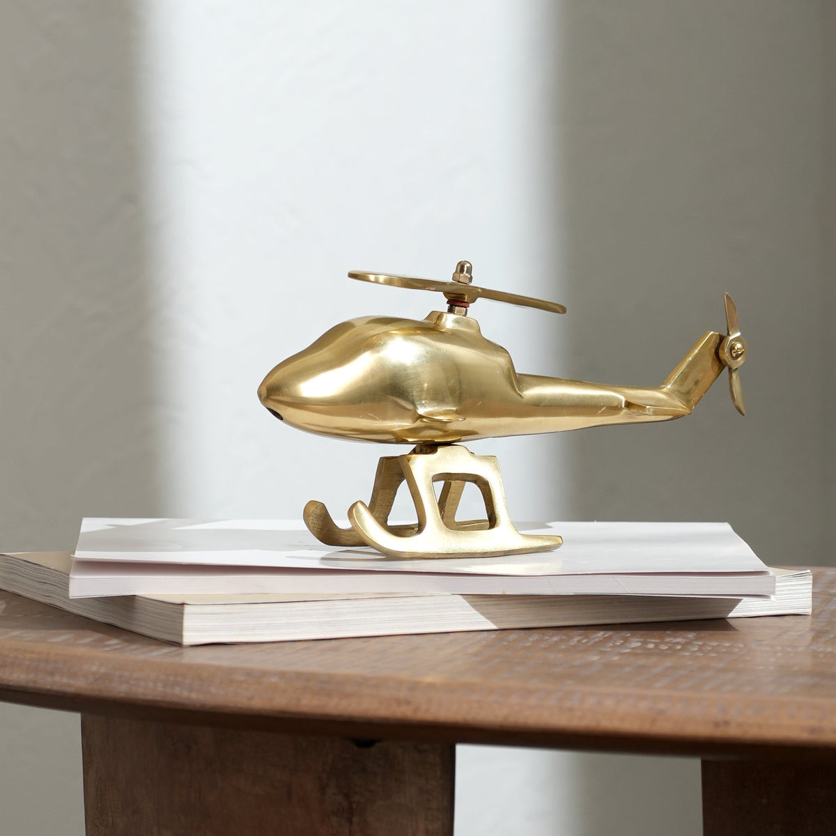 Klassiek vliegtuighelikopterbureaudecor | Aluminium afwerking | Goud