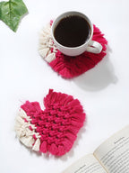Tweekleurige hartvormige onderzetters – macrame geweven textiel – set van 2