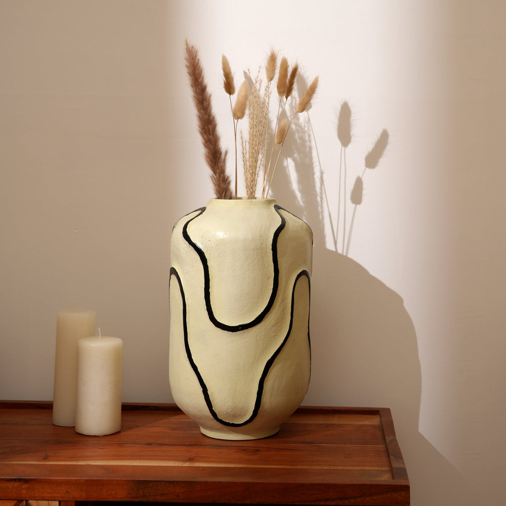 Sumi Aluminium Vaas – Crème Gepoedercoat Tafelblad Decor (30 cm)