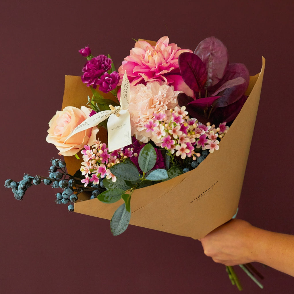 Classic Artificial Bouquet - Bourgondië
