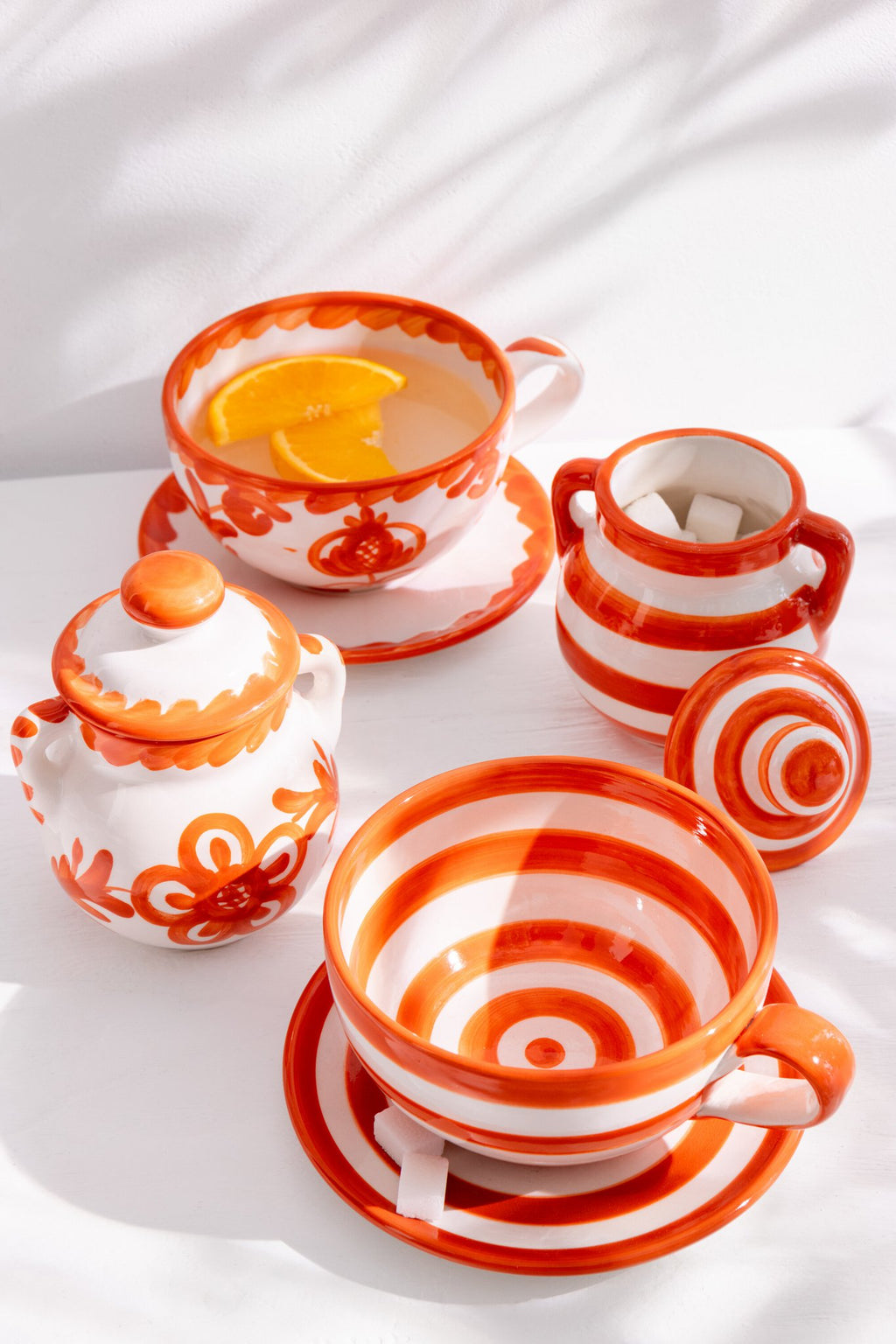 J-Line kopje + schoteltje Granada Stripes - keamiek - wit/oranje