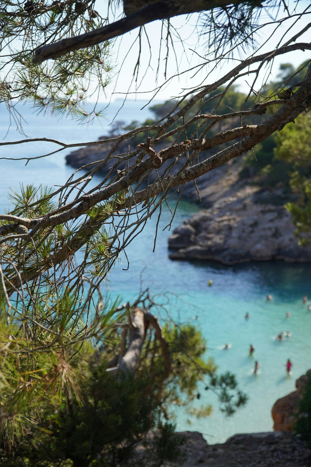 Ibiza bezoeken. Plekken waar je naar verlangt, originele recepten en insidertips