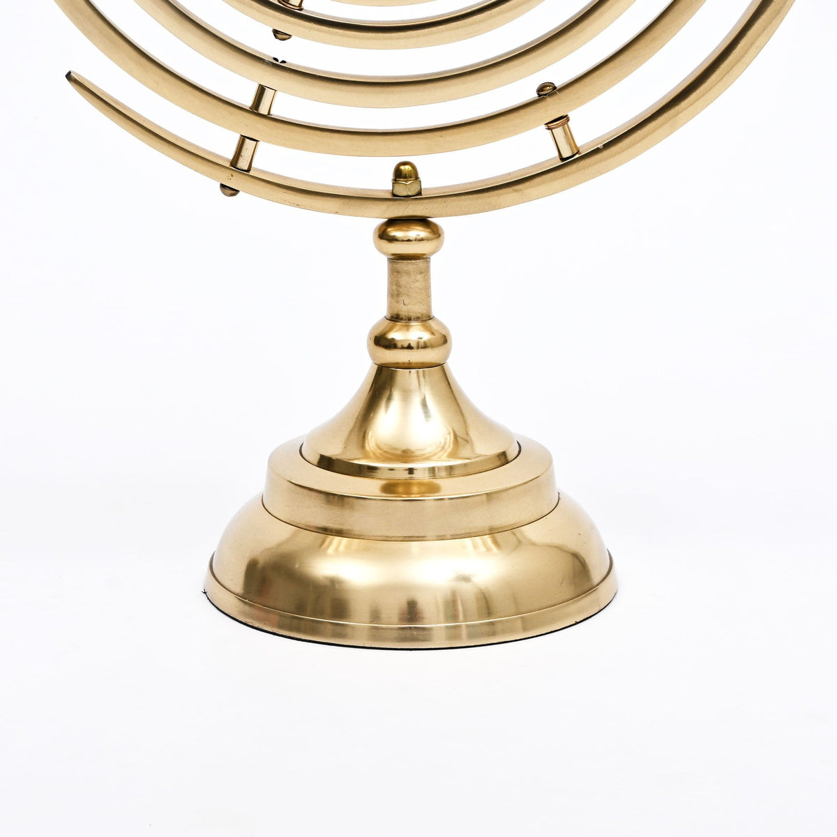 Klassiek gouden armillairsfeer decoratief beeldhouwwerk